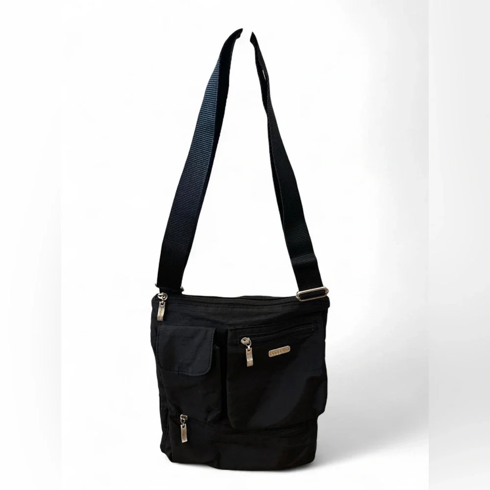 baggallini black Hobo CROSSBODY Adjustable Strap Shoulder Bag Zip Pockets NWOT